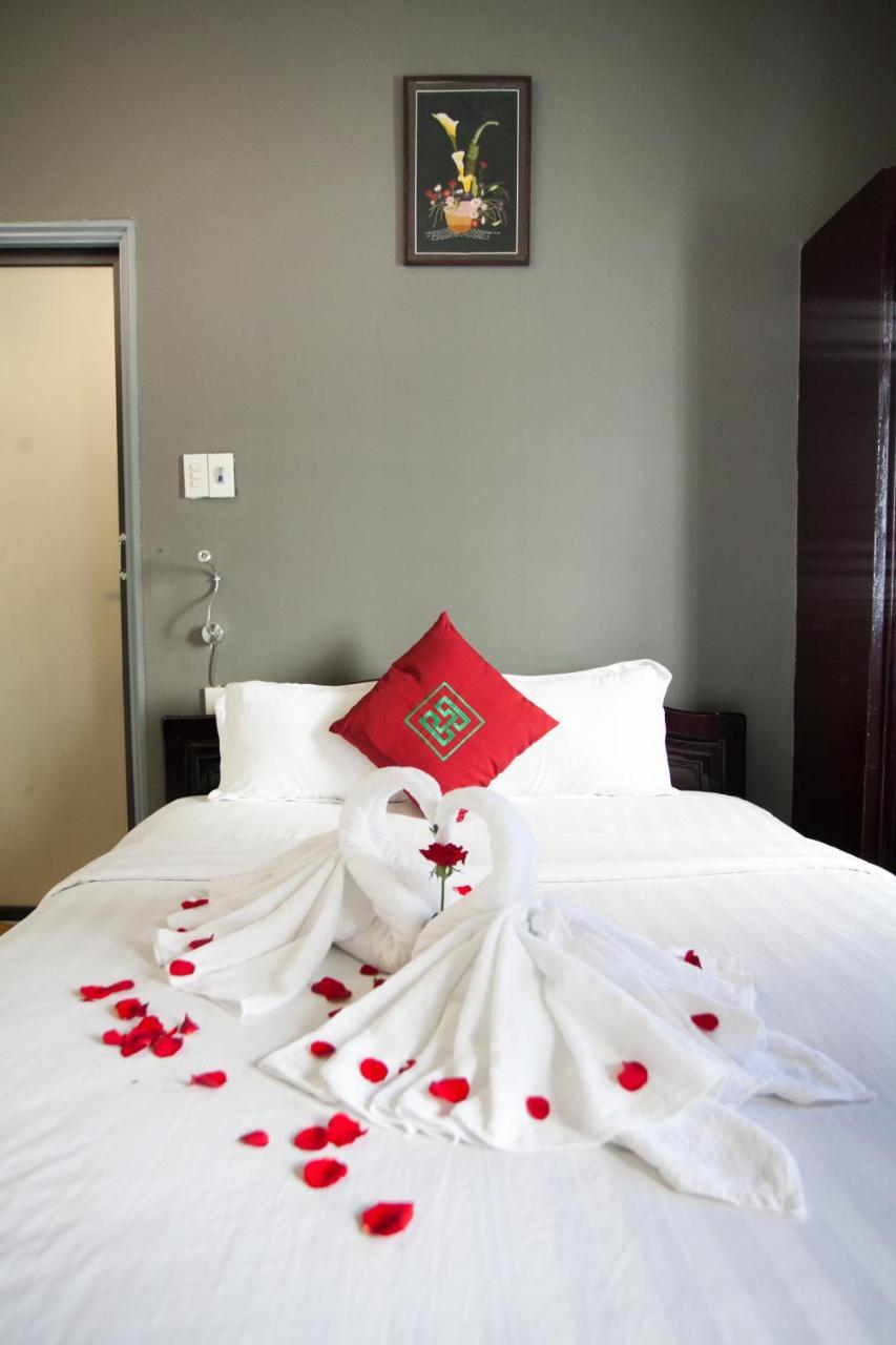 Hoang Trieu Hotel Hue Bagian luar foto