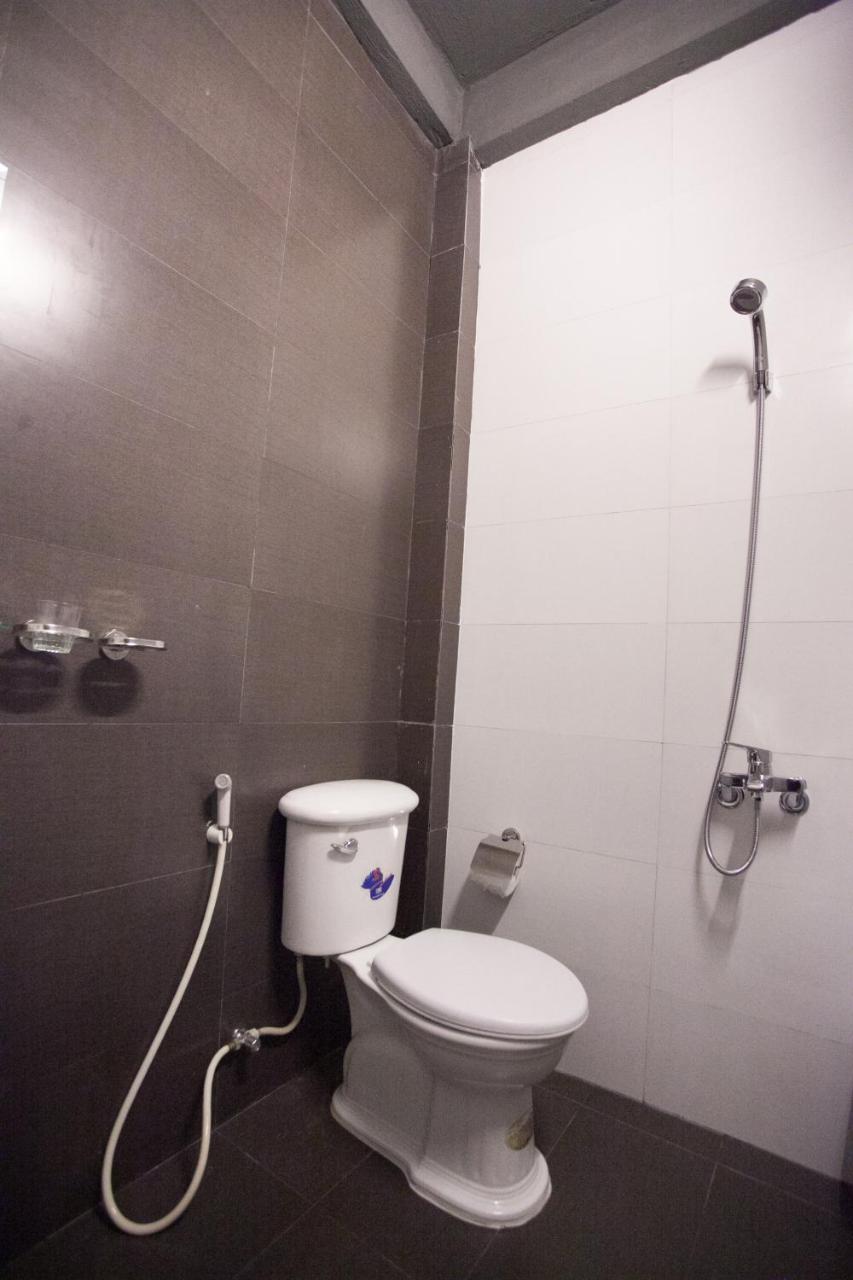 Hoang Trieu Hotel Hue Bagian luar foto