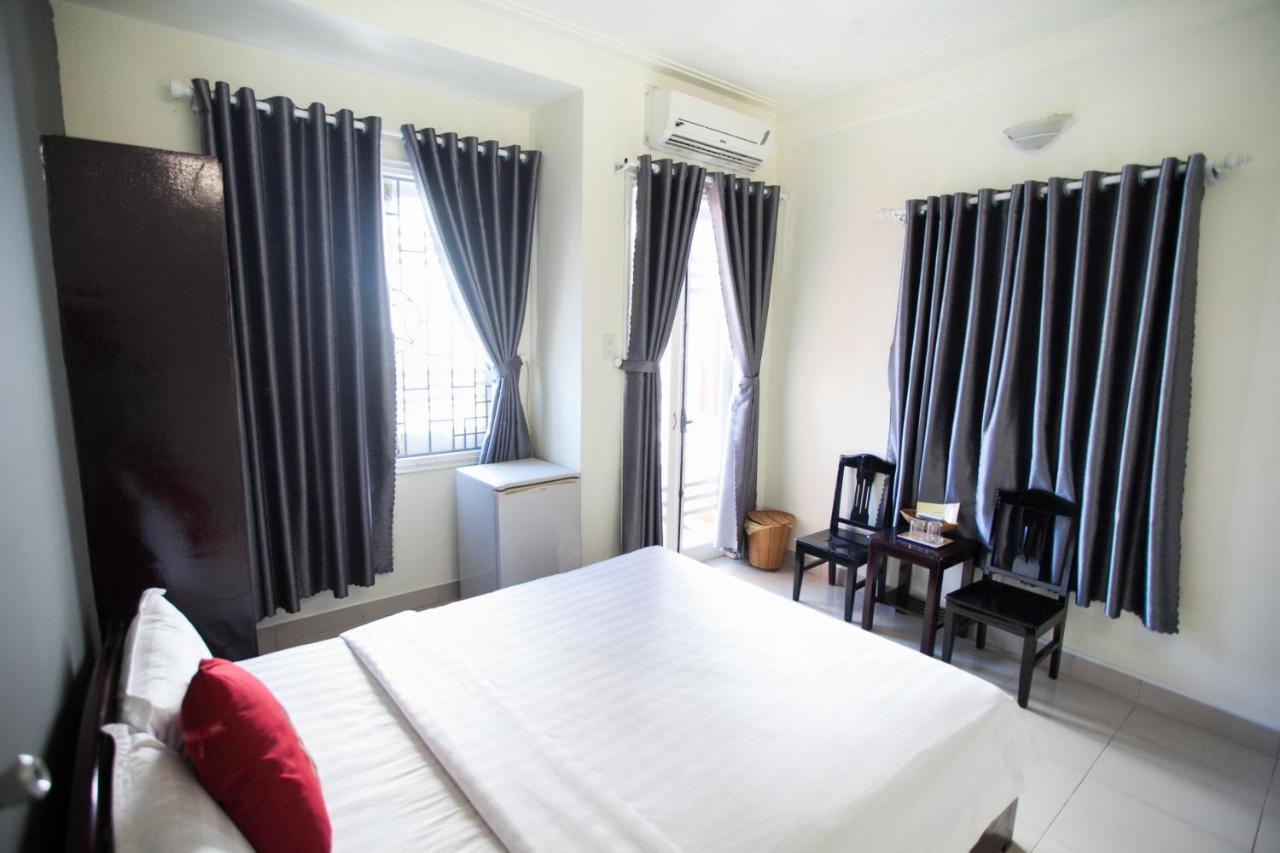 Hoang Trieu Hotel Hue Bagian luar foto