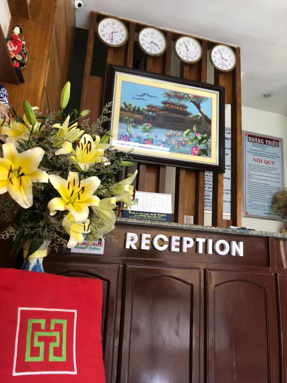 Hoang Trieu Hotel Hue Bagian luar foto
